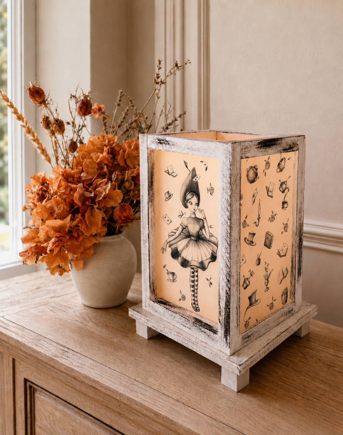 Lampade in Legno Alice nel Paese delle Meraviglie vintage